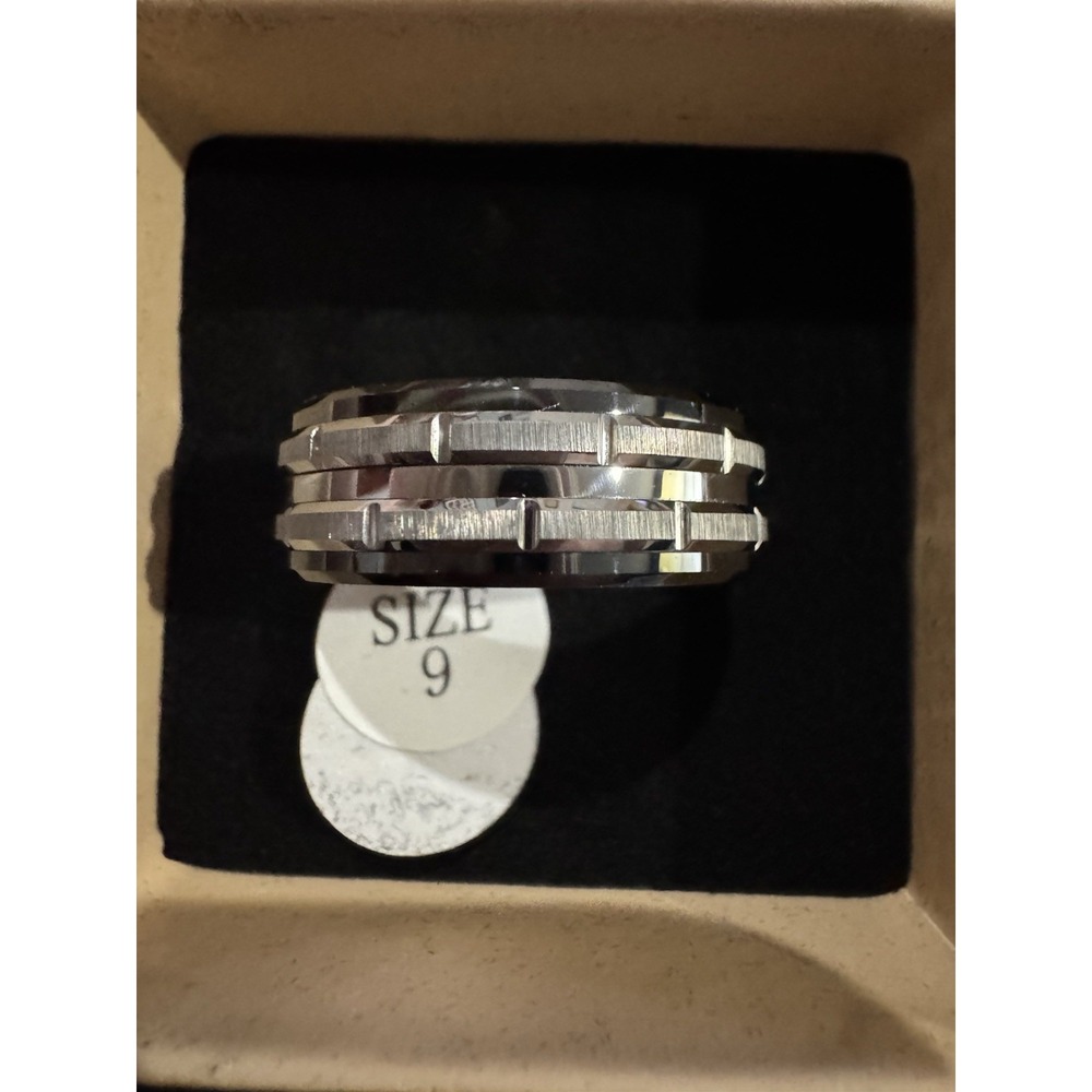 Men's Stainless Steel Band Ring – Gear Edge Des,‎ Brushed Silver Finish, Size 9
